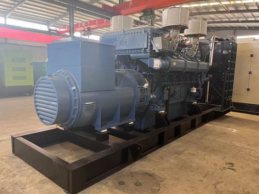 Ensemble de générateur diesel de 1500 kW en veille avec système de refroidissement fermé et attenuation du son