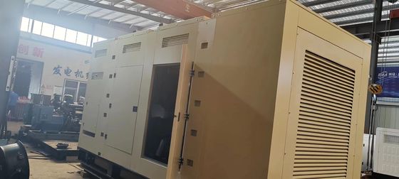 Injection de direction 1000KVA Guangxi Yuchai haut-parleur silencieux générateur diesel réglé pour 50/60HZ fréquence
