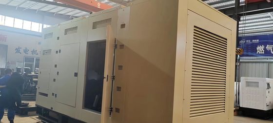 Injection de direction 1000KVA Guangxi Yuchai haut-parleur silencieux générateur diesel réglé pour 50/60HZ fréquence